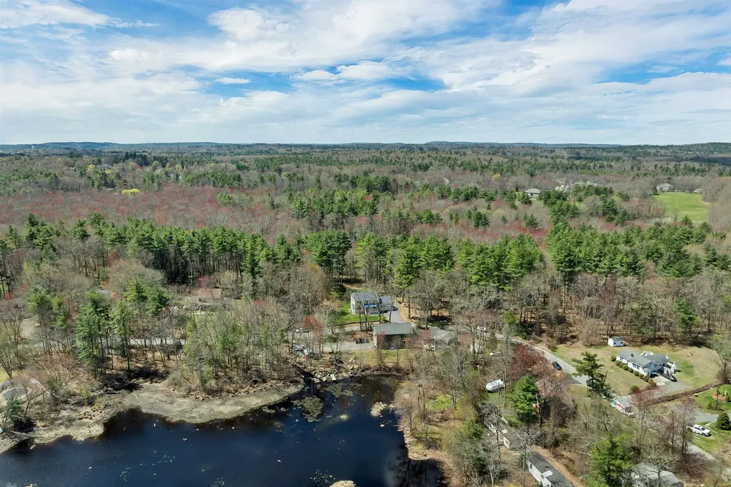 40 Mary Ann Avenue Salem NH 03079