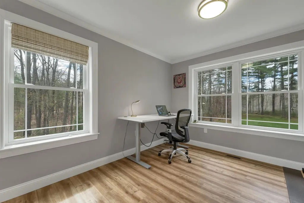 40 Mary Ann Avenue Salem NH 03079