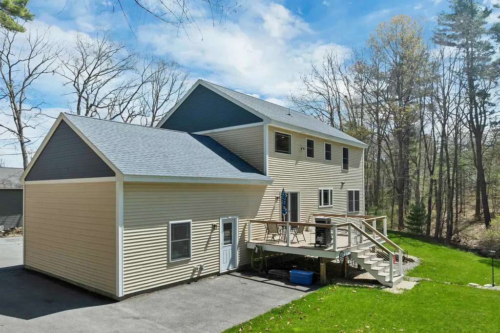 40 Mary Ann Avenue Salem NH 03079