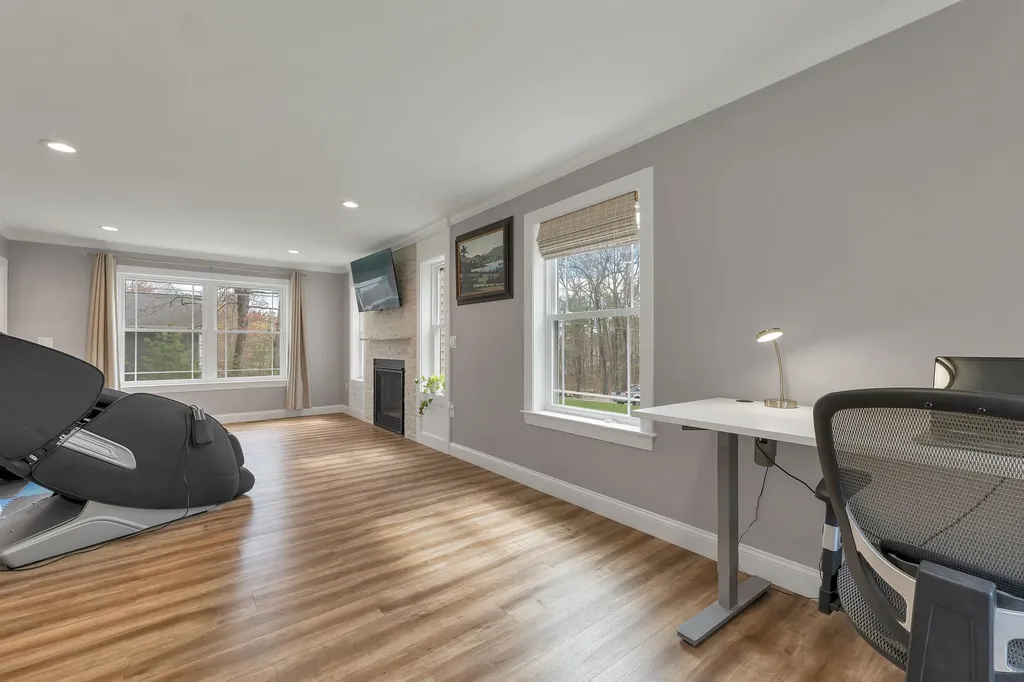 40 Mary Ann Avenue Salem NH 03079