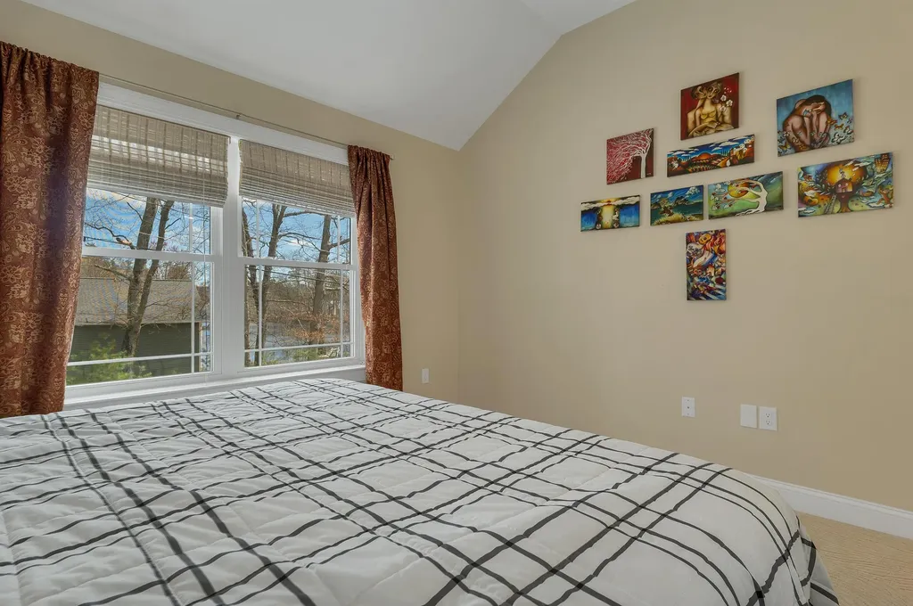 40 Mary Ann Avenue Salem NH 03079