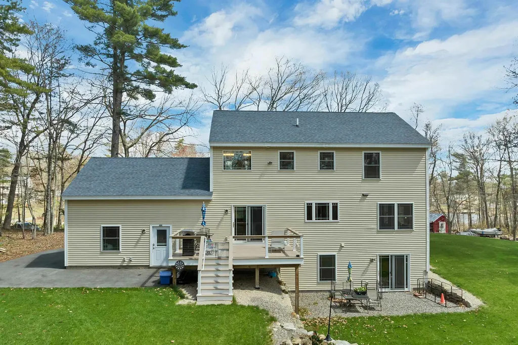 40 Mary Ann Avenue Salem NH 03079