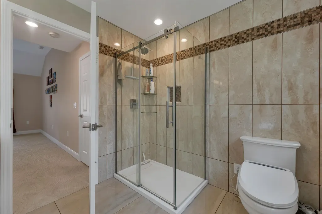 40 Mary Ann Avenue Salem NH 03079