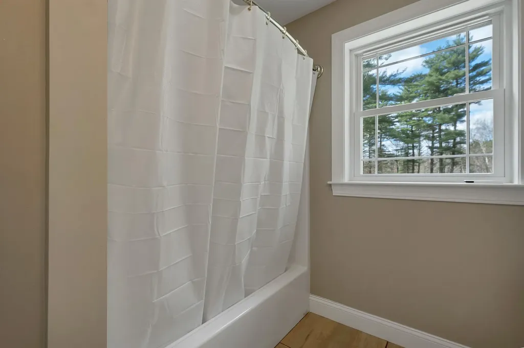 40 Mary Ann Avenue Salem NH 03079