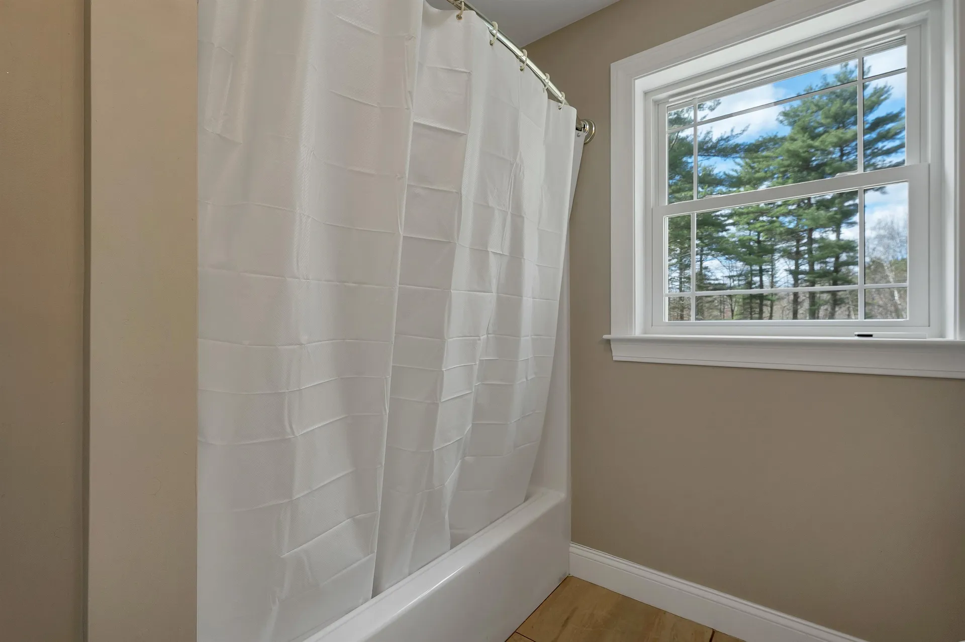 40 Mary Ann Avenue Salem NH 03079