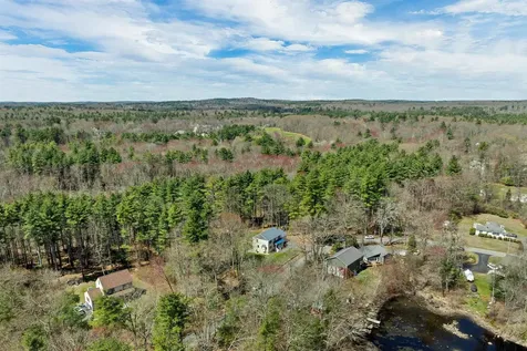 40 Mary Ann Avenue Salem NH 03079