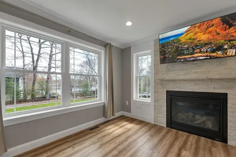 40 Mary Ann Avenue Salem NH 03079