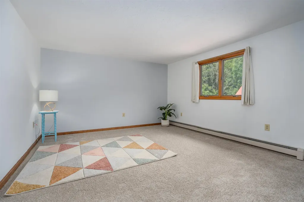 25 Oak Hill Drive Loudon NH 03307