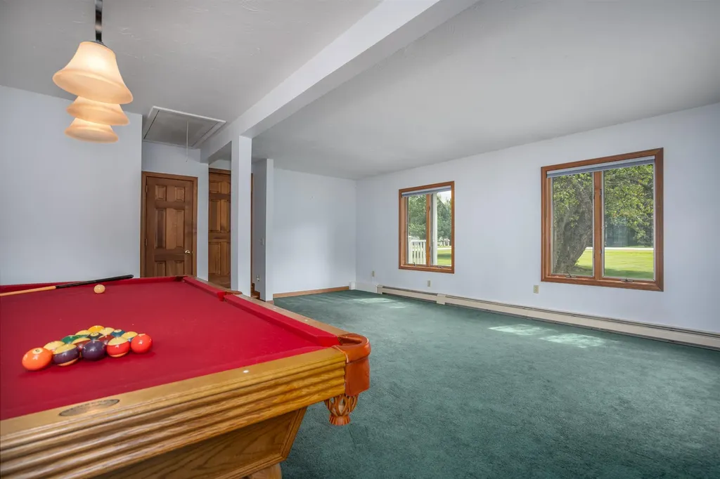 25 Oak Hill Drive Loudon NH 03307