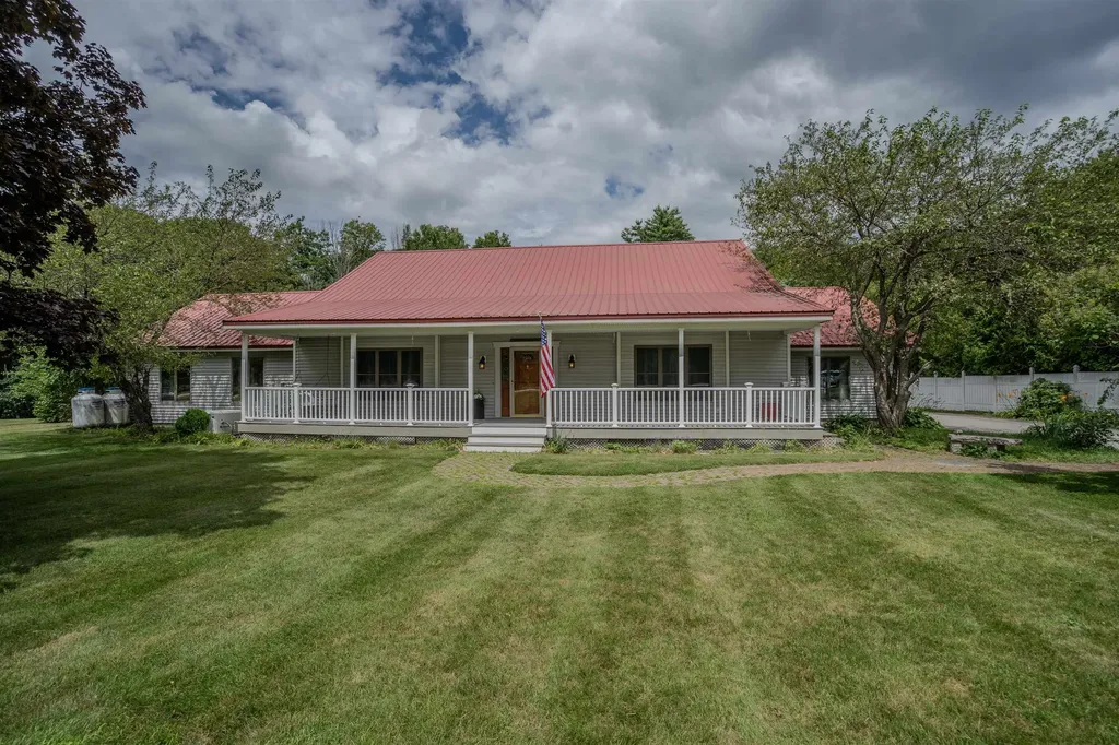 25 Oak Hill Drive Loudon NH 03307