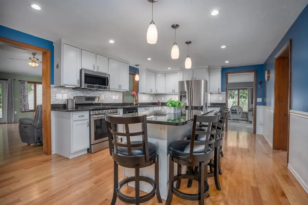 25 Oak Hill Drive Loudon NH 03307