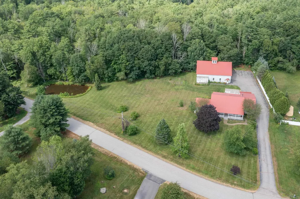 25 Oak Hill Drive Loudon NH 03307