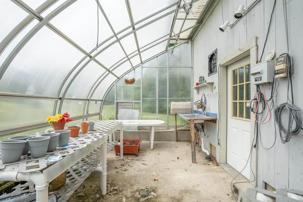 25 Oak Hill Drive Loudon NH 03307