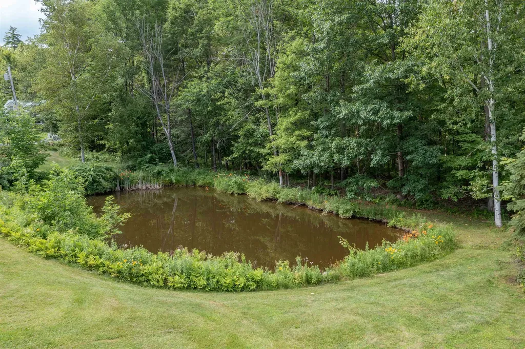 25 Oak Hill Drive Loudon NH 03307