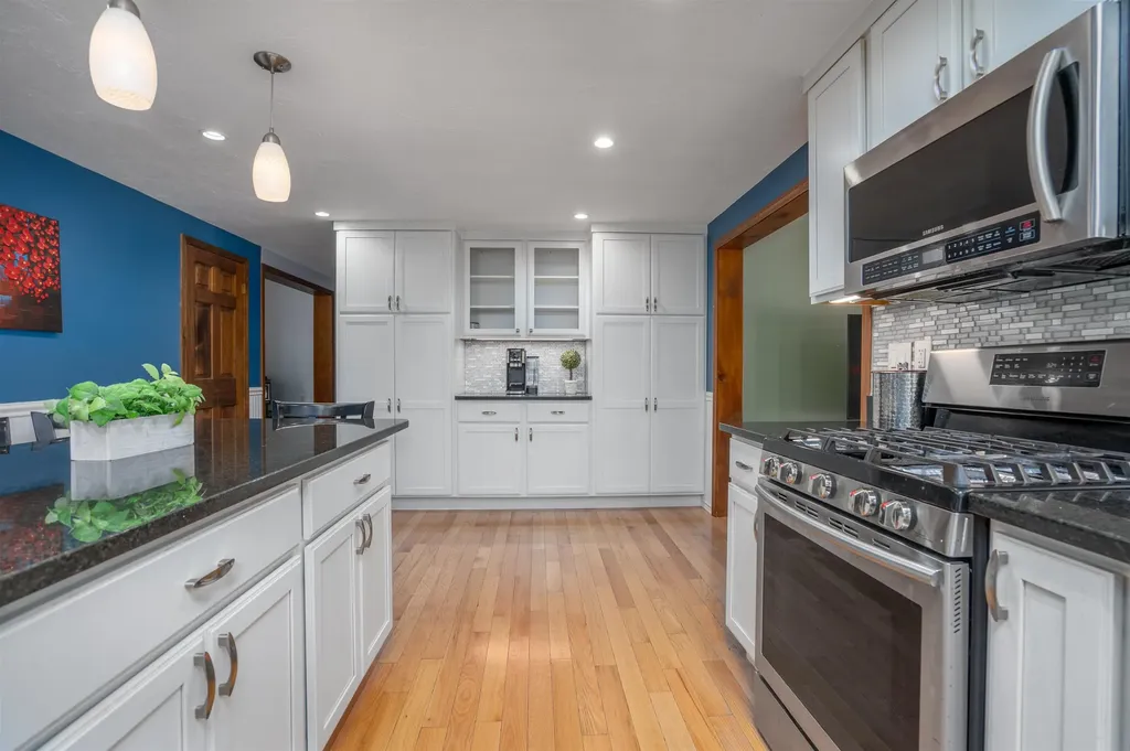 25 Oak Hill Drive Loudon NH 03307
