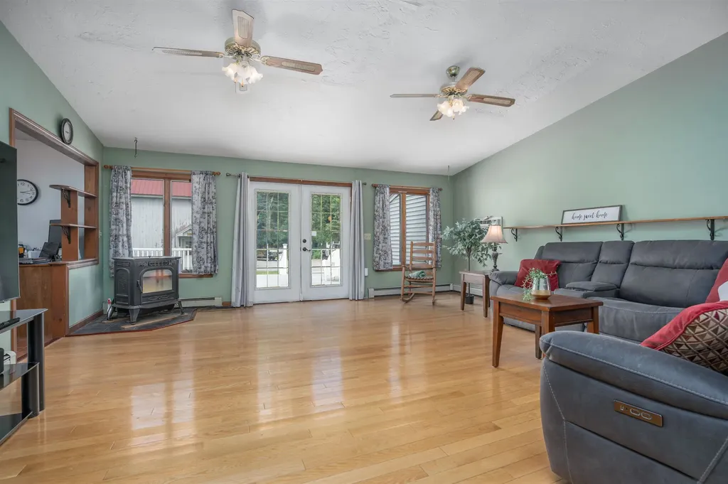 25 Oak Hill Drive Loudon NH 03307