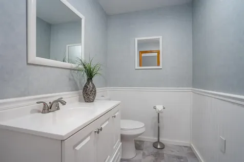 25 Oak Hill Drive Loudon NH 03307