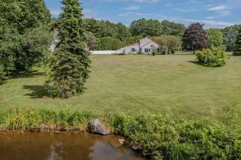 25 Oak Hill Drive Loudon NH 03307