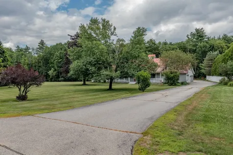 25 Oak Hill Drive Loudon NH 03307