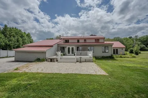 25 Oak Hill Drive Loudon NH 03307