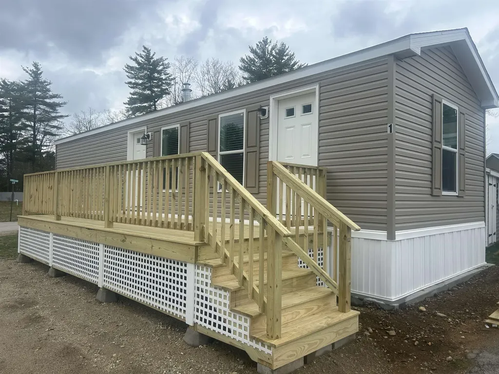 1 Wolf Lane Somersworth NH 03878