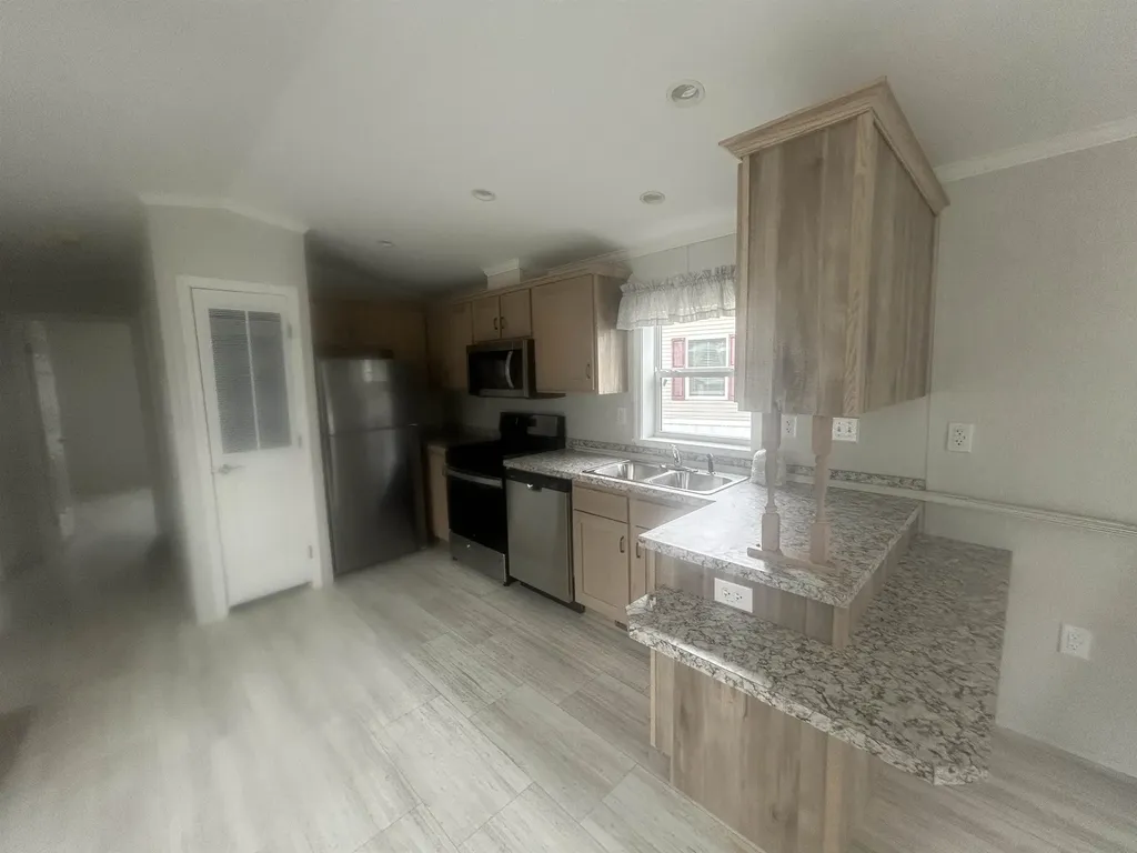 1 Wolf Lane Somersworth NH 03878