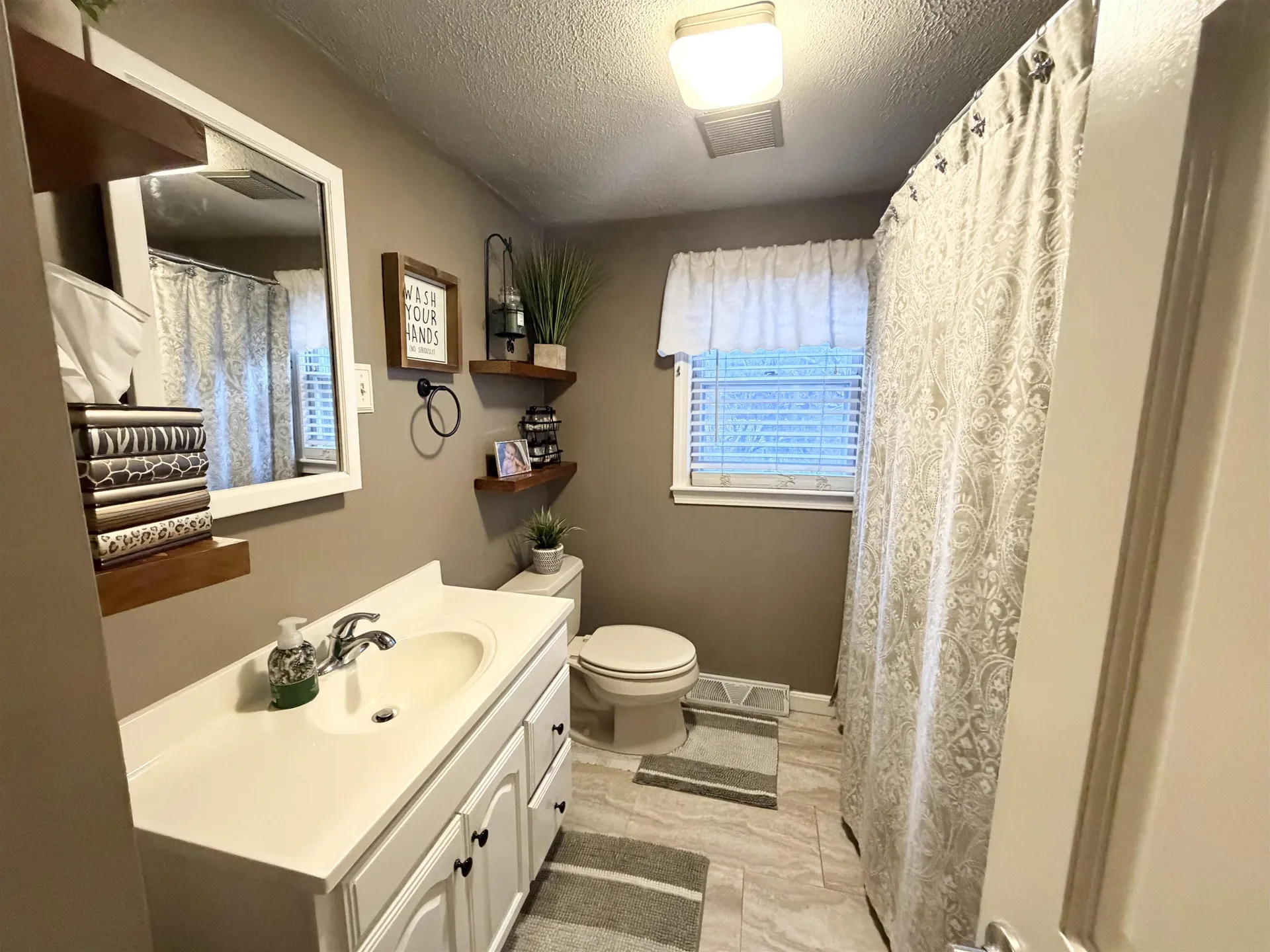 23 Jericho Road Pelham NH 03076-3613