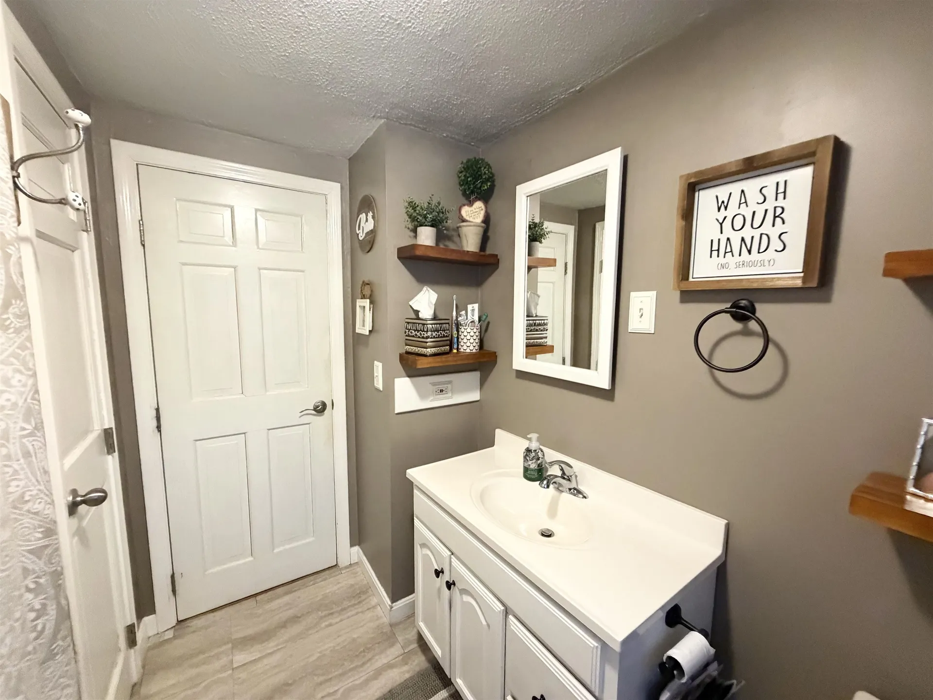 23 Jericho Road Pelham NH 03076-3613