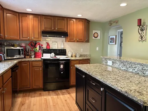 23 Jericho Road Pelham NH 03076-3613