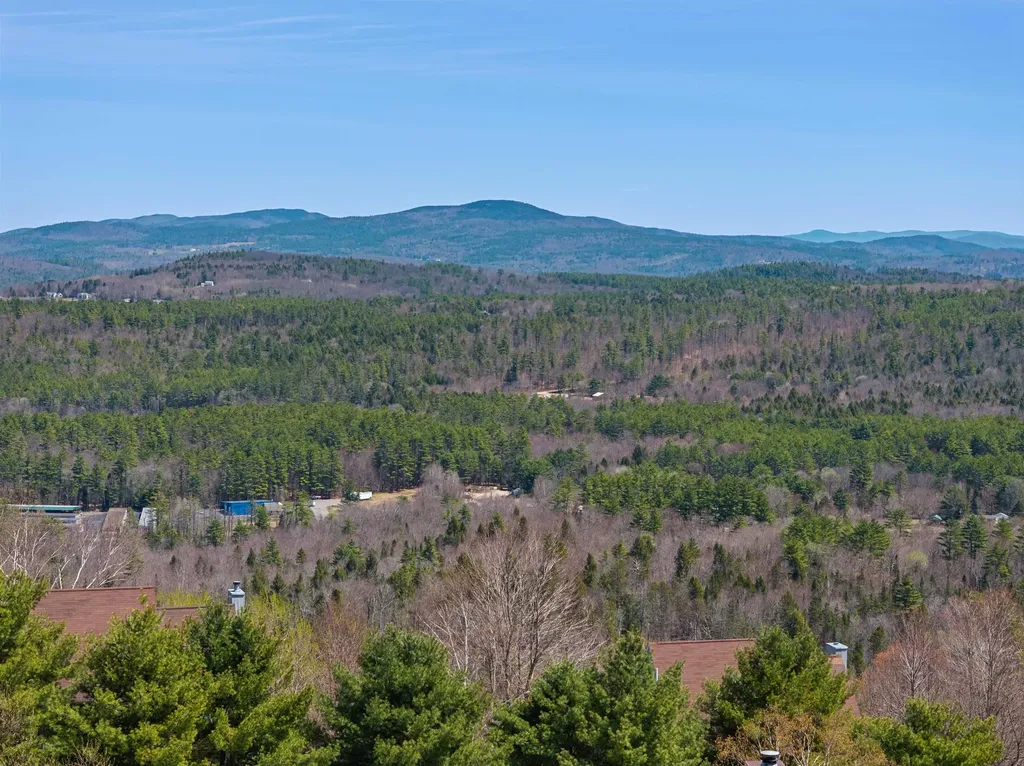 11 Rocky Point Road Plymouth NH 03264