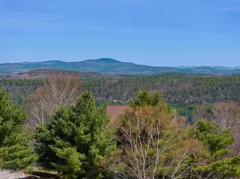11 Rocky Point Road Plymouth NH 03264