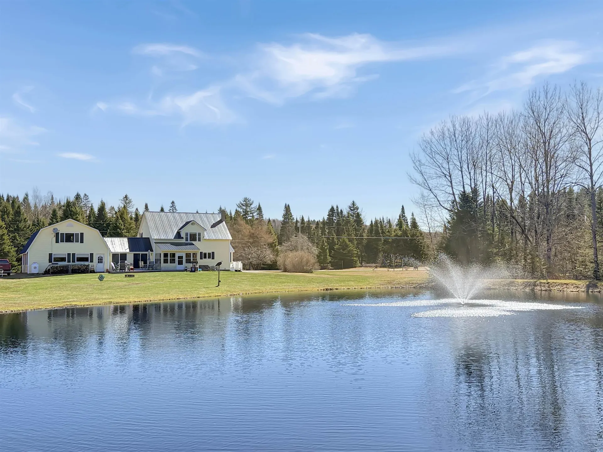 61 Old Country Lane Pittsburg NH 03592