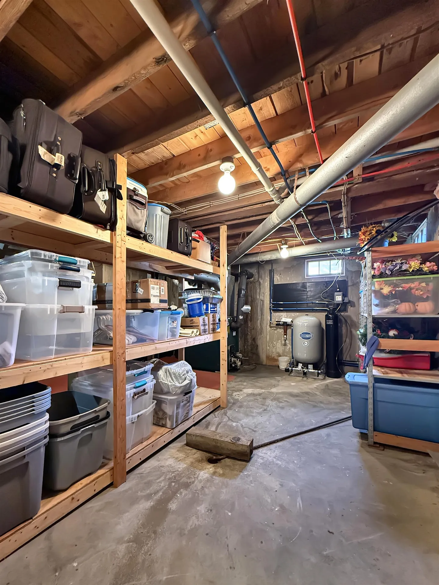 61 Old Country Lane Pittsburg NH 03592