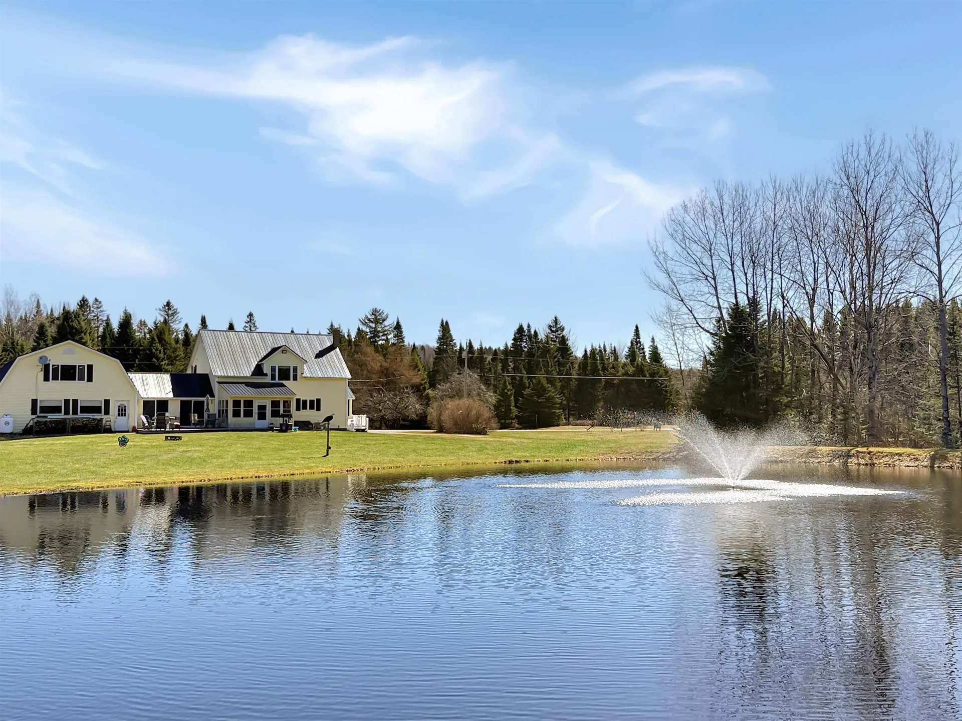 61 Old Country Lane Pittsburg NH 03592