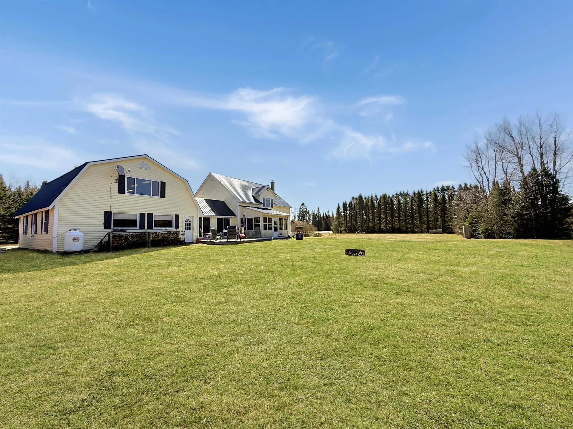 61 Old Country Lane Pittsburg NH 03592