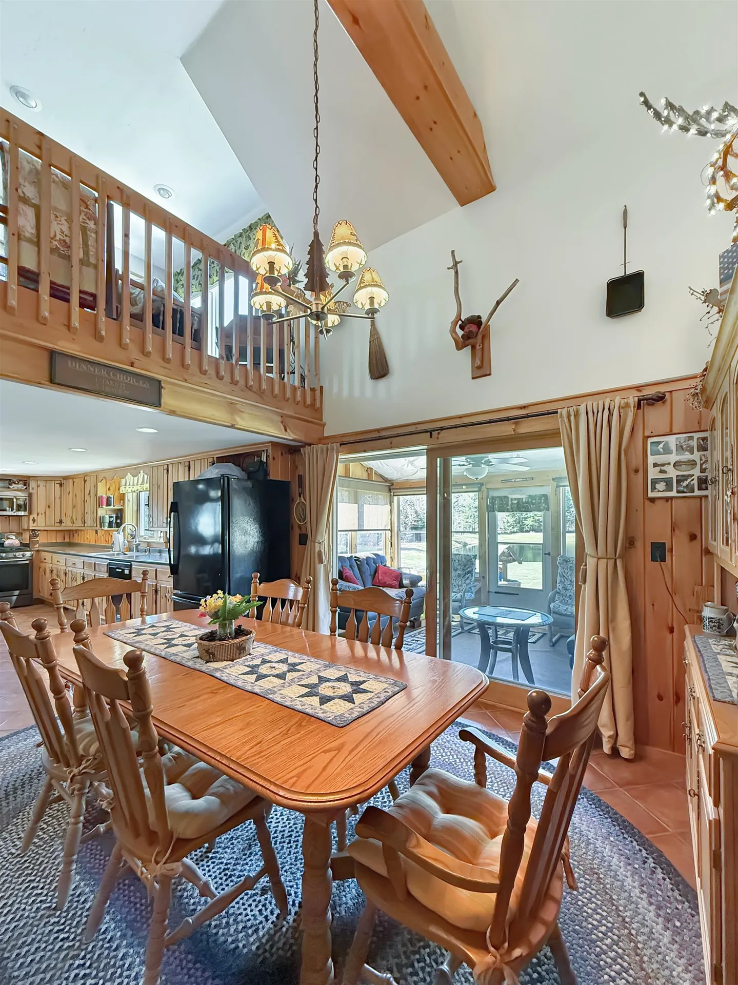 61 Old Country Lane Pittsburg NH 03592