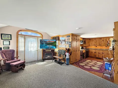 61 Old Country Lane Pittsburg NH 03592