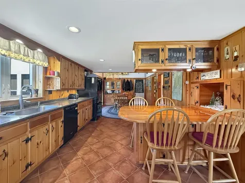 61 Old Country Lane Pittsburg NH 03592