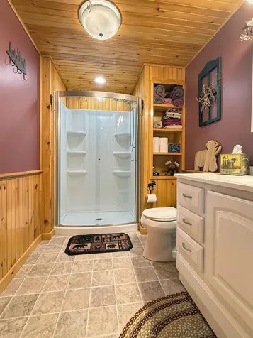 61 Old Country Lane Pittsburg NH 03592