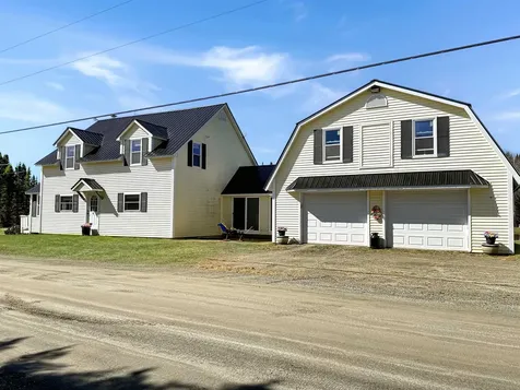 61 Old Country Lane Pittsburg NH 03592