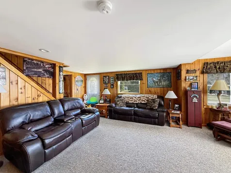 61 Old Country Lane Pittsburg NH 03592