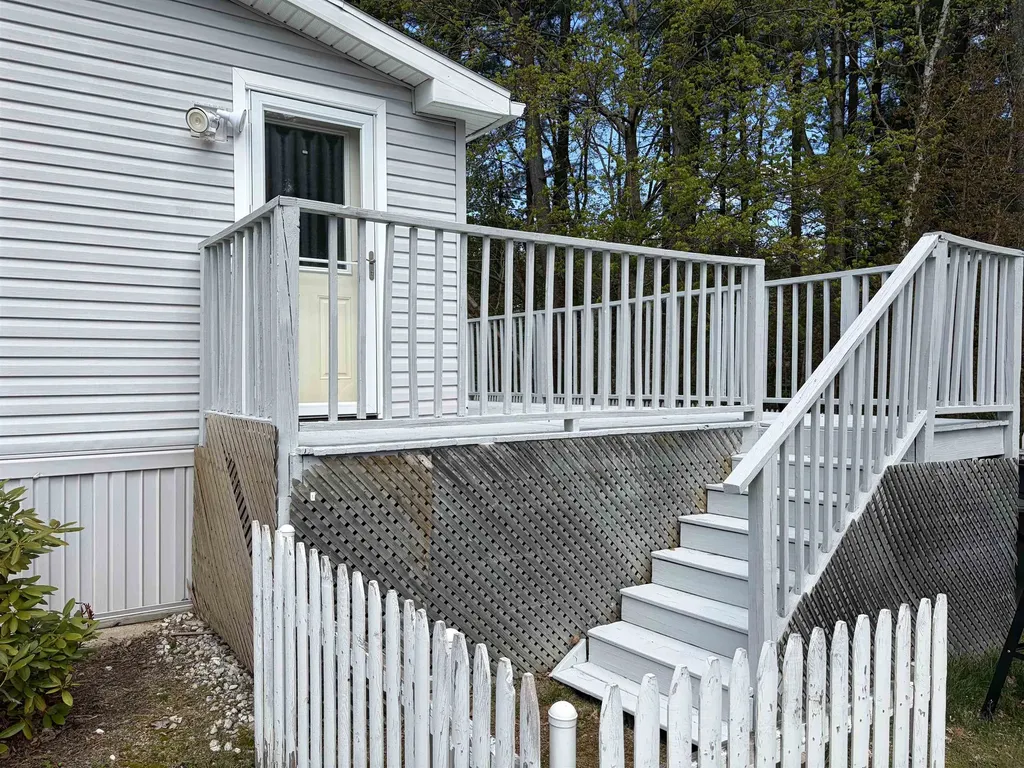 10 Eric Avenue Nashua NH 03062