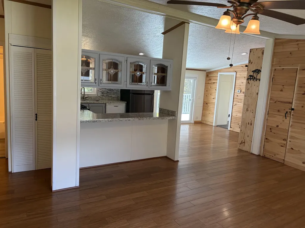 10 Eric Avenue Nashua NH 03062