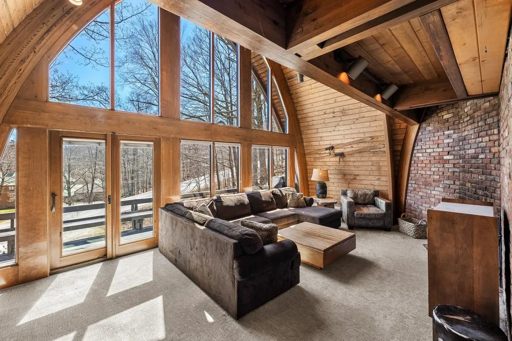 82 North Brookwood Road Stratton VT 05155