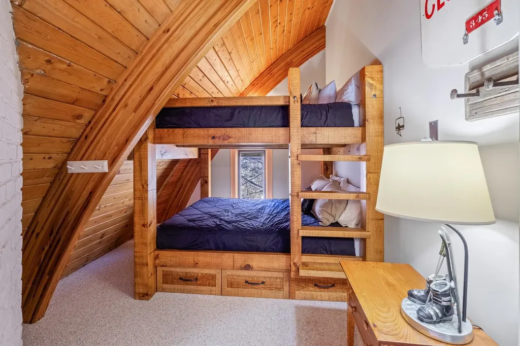 82 North Brookwood Road Stratton VT 05155