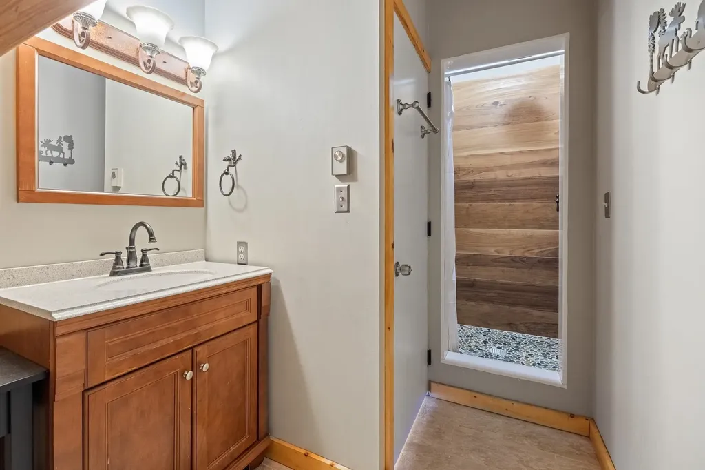82 North Brookwood Road Stratton VT 05155