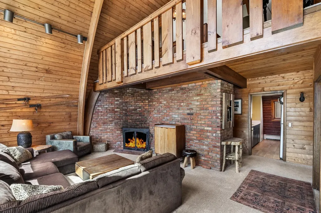 82 North Brookwood Road Stratton VT 05155