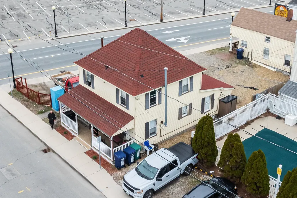 26 B Street Hampton NH 03842