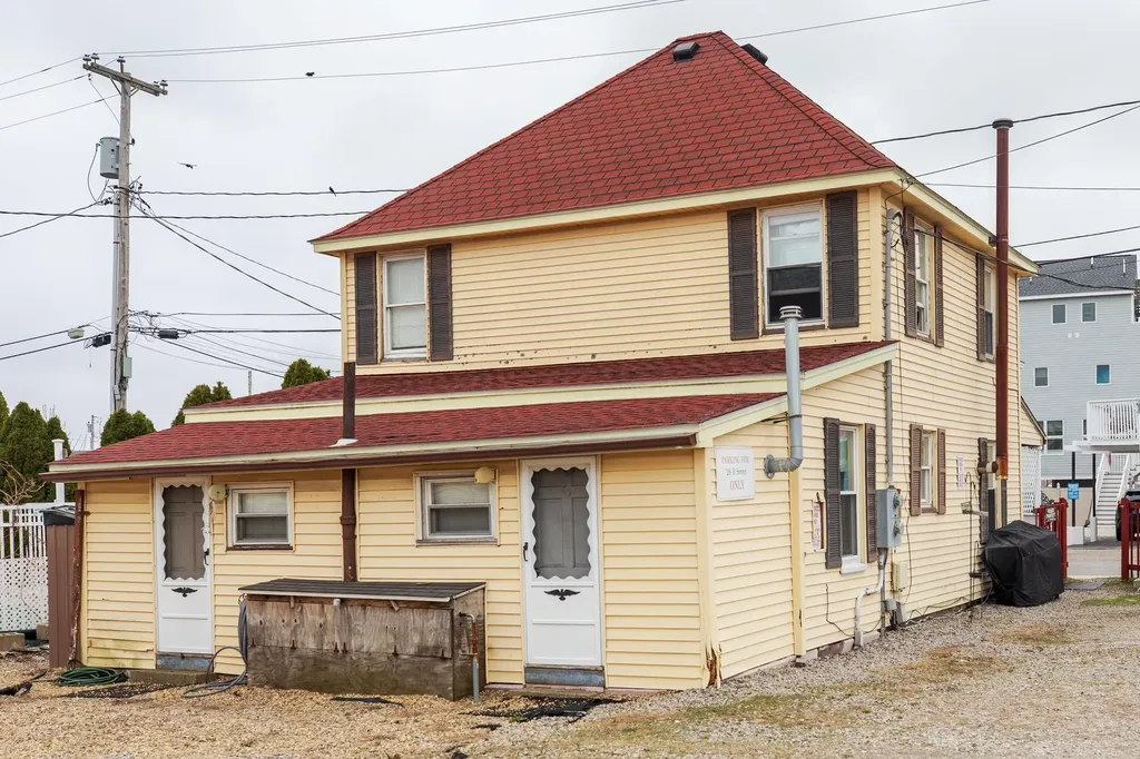 26 B Street Hampton NH 03842