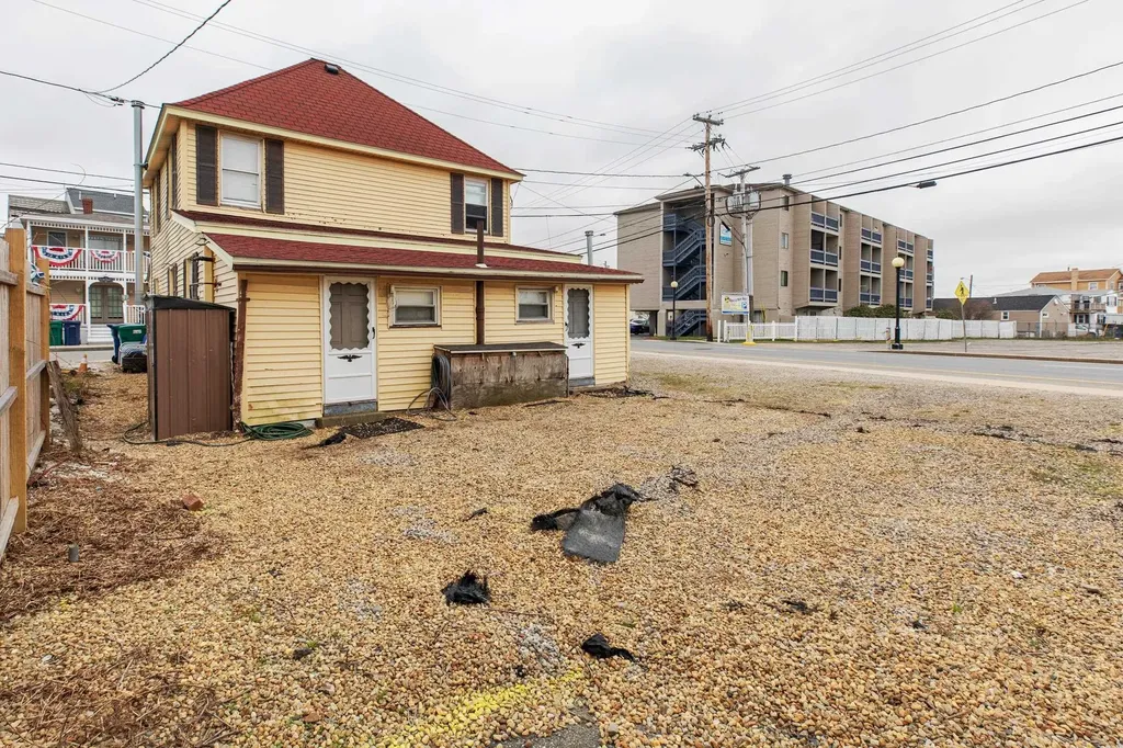 26 B Street Hampton NH 03842